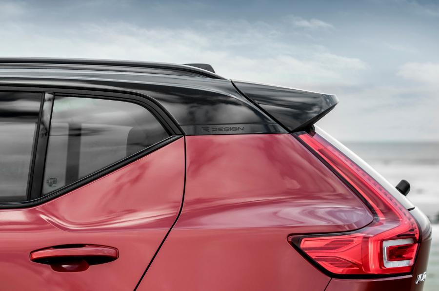 Детали экстерьера Volvo XC40 D4 R-Design 2017 года  (UK) (фото 38 из 40)